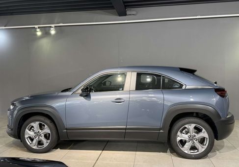 Mazda MX-30, 2023 3