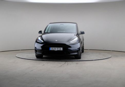 Tesla Model Y, 2023 3