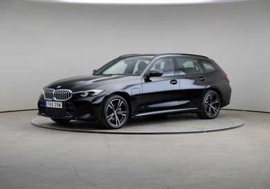 BMW 330, 2024