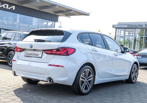 BMW 120, 2022