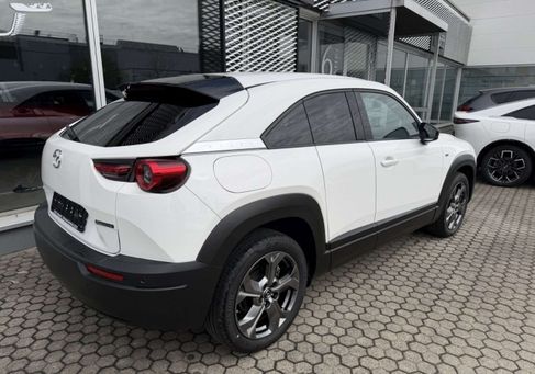 Mazda MX-30, 2023 3
