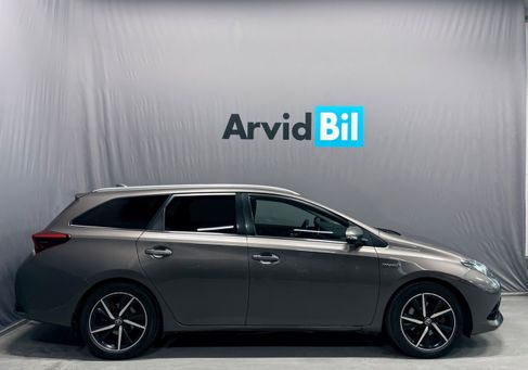 Toyota Auris Touring Sports, 2017