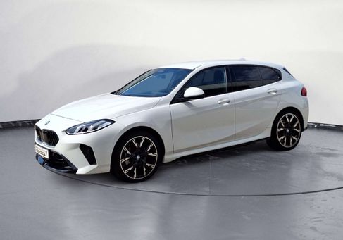 BMW 118, 2025