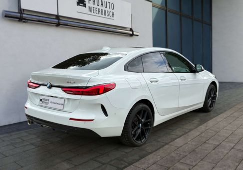 BMW 218, 2024