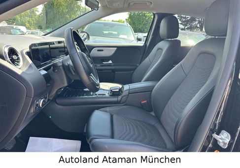Mercedes-Benz GLA 180, 2023