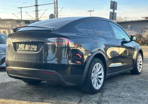 Tesla Model X, 2017