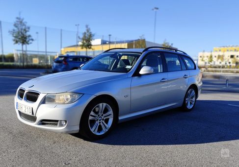 BMW 318, 2009