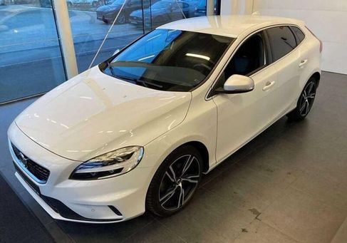 Volvo V40, 2020