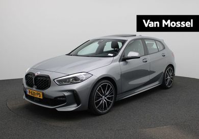 BMW 118, 2022