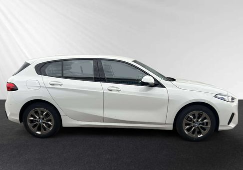 BMW 120, 2025