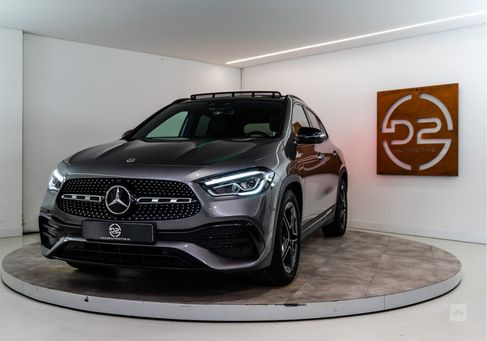 Mercedes-Benz GLA 200, 2021