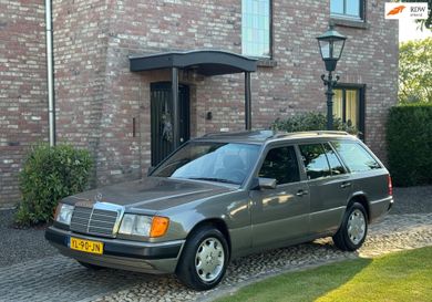Mercedes-Benz 230, 1990
