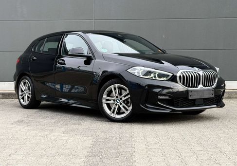 BMW 120, 2022 3