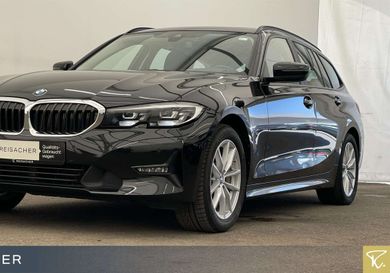 BMW 330, 2022