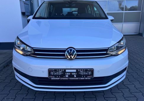 Volkswagen Touran, 2022 3