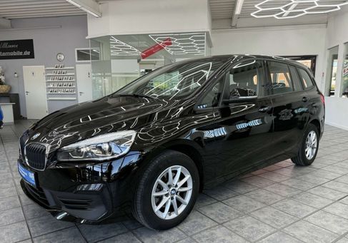 BMW 216, 2022 3