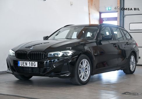 BMW 330, 2023