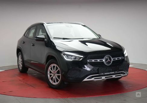 Mercedes-Benz GLA 180, 2021