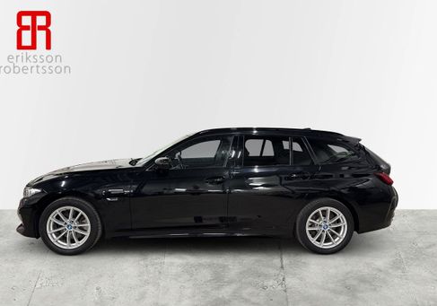 BMW 330, 2023