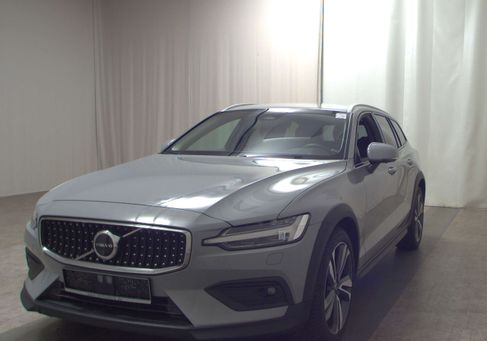Volvo V60 Cross Country, 2023