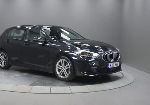 BMW 118, 2022