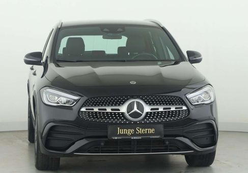 Mercedes-Benz GLA 180, 2022