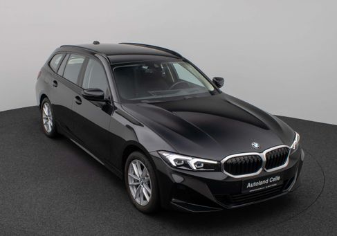 BMW 330, 2022