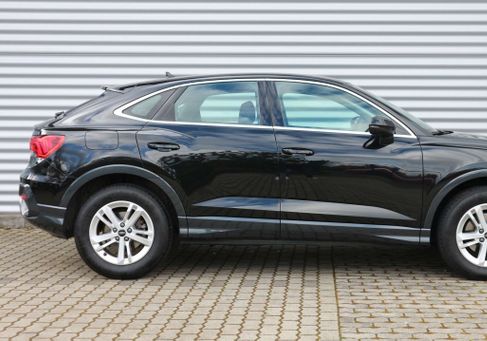 Audi Q3, 2022 3