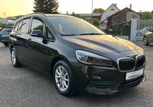 BMW 216, 2021 3