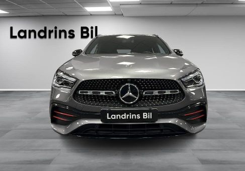 Mercedes-Benz GLA 200, 2021