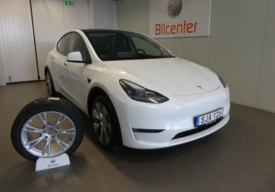 Tesla Model Y, 2023