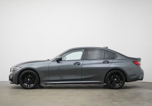 BMW 320, 2021 3