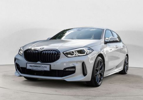 BMW 118, 2022