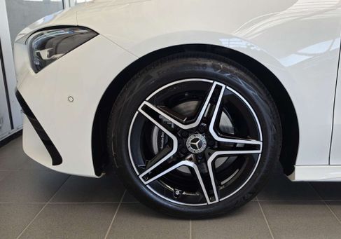 Mercedes-Benz CLA 180, 2025 3