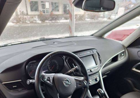 Opel Zafira, 2019
