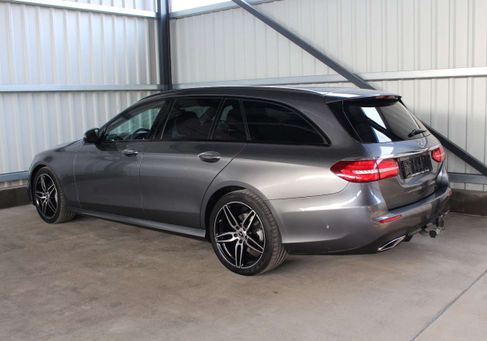 Mercedes-Benz E 220, 2018 3
