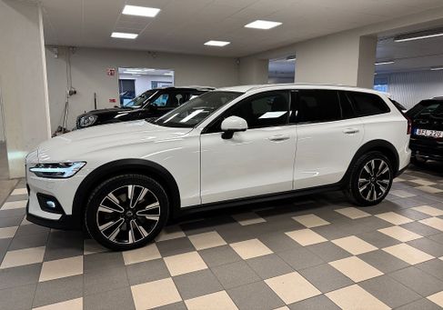 Volvo V60 Cross Country, 2022