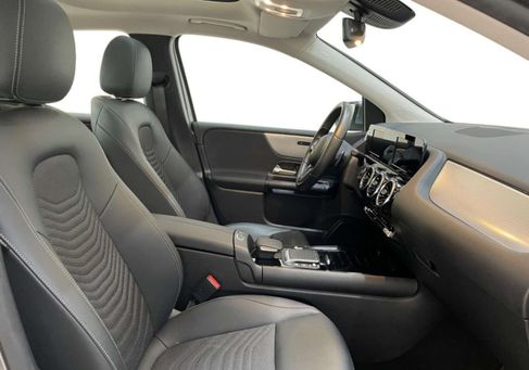 Mercedes-Benz B 200, 2022