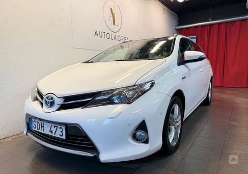 Toyota Auris Touring Sports, 2013