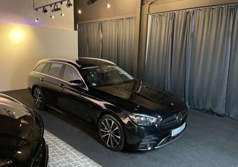 Mercedes-Benz E 300, 2021 3