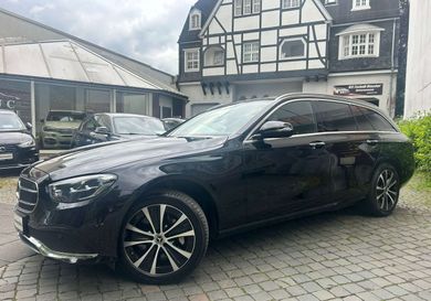Mercedes-Benz E 300, 2022