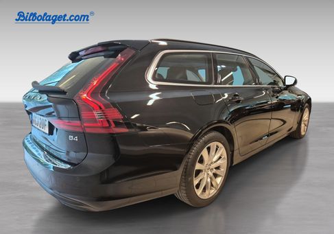 Volvo V90, 2022