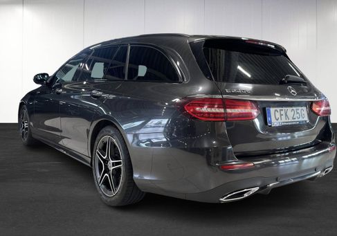 Mercedes-Benz E 220, 2021 3