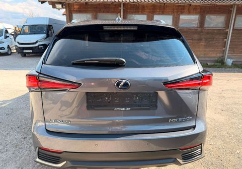 Lexus NX 300, 2021