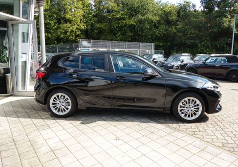 BMW 118, 2023