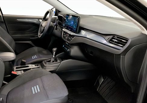 Ford Focus, 2024 3