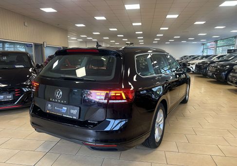 Volkswagen Passat, 2022