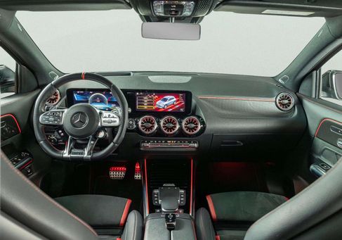 Mercedes-Benz GLA 45 AMG, 2022