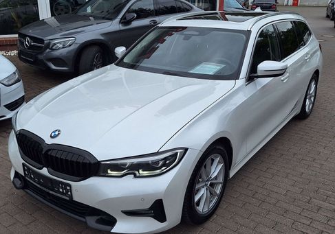 BMW 330, 2020