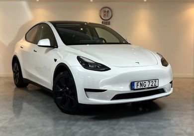 Tesla Model Y, 2024